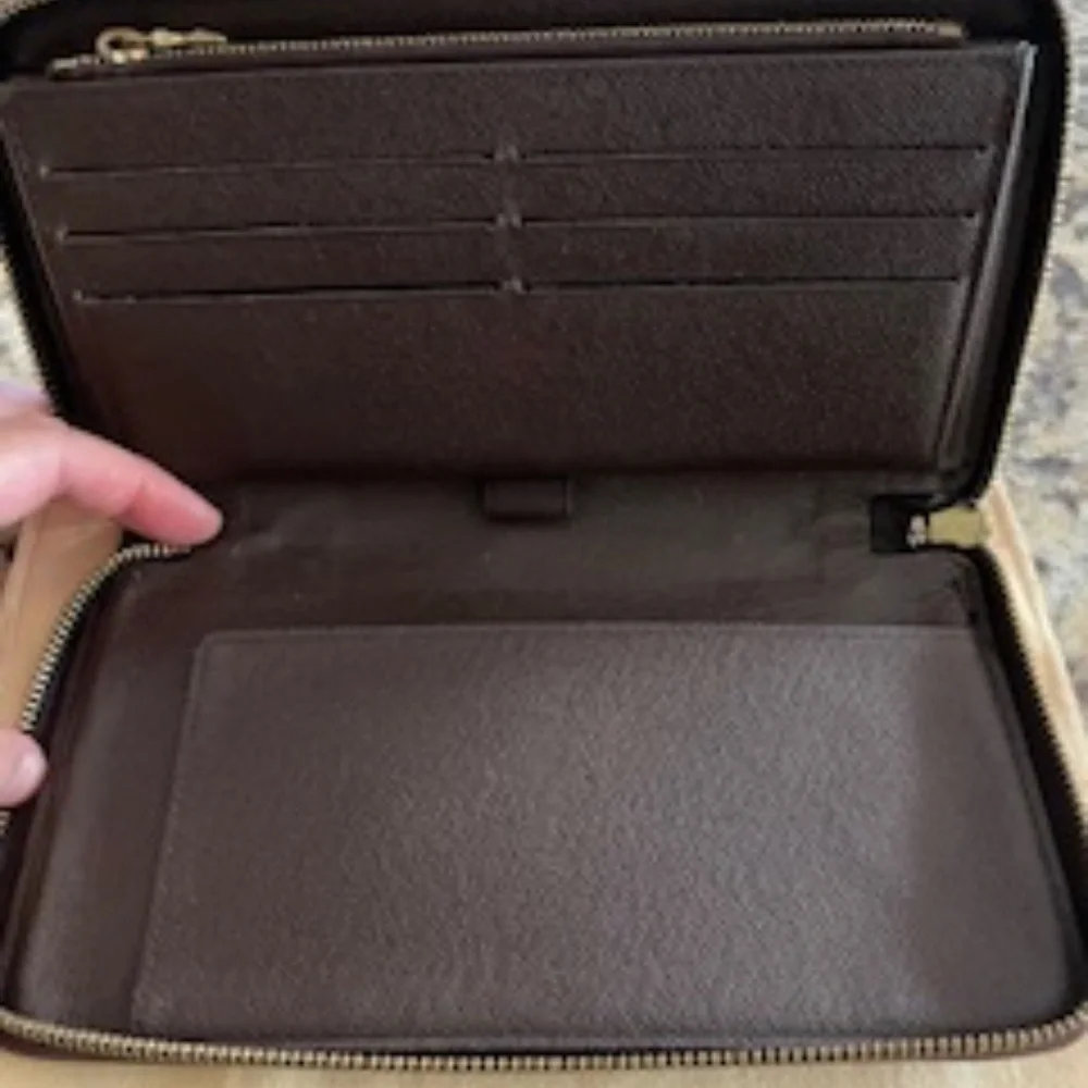 AUTHENTIC Louis Vuitton Zippy Organizer Damier Wallet with dust bag and box - Picture 2 of 13